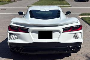 Chevrolet Corvette Stingray Coupé 3LT 2022, Gasolina, Bajo Kilometraje - Product Image 3