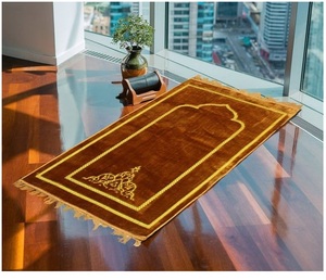 Tapis de prière en soie élégant, motif floral traditionnel, améliore l'atmosphère de prière spirituelle et paisible - Product Image 4