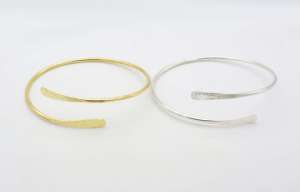 Bracelet de bras en laiton martelé, bijou doré, style bohème, taille ajustable - Product Image 3