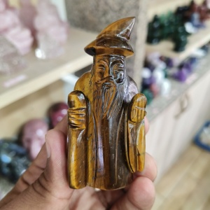 Oeil de tigre Labradorite Pyrite Cristal Sculpté Merlin Statue Affaires Cadeaux De Mariage Art Décoratif Style Cristal Showpiece Idol - Product Image 1