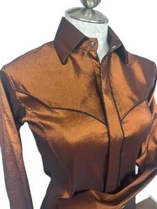 Hecho a mano Cowgirl Western Show Shirt Ladies Rust Retro Top en tela de tafetán elástico - Product Image 3