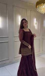 Traje Sharara Palazzo de Diseño con Lentejuelas, Top Largo, Colección de Vestidos Tradicionales Indios de Georgette para Fiestas - Product Image 3