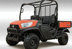 รถกระบะคูโบต้า 4x4 เครื่องยนต์ดีเซล พร้อมแร็คหลังคาโลหะ และกระบะท้ายสีส้ม - Product Image 3