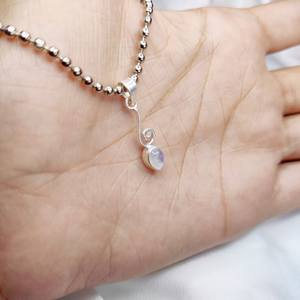 Colgante de piedra lunar hecho a mano, joyería de plata 925, collar minimalista elegante de piedra de Fuego Azul para ella - Product Image 5