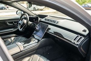 Maybach S580 4Matic Sedán 2024 Inspeccionado, Motor V8 Biturbo de 4.0 Litros, Tracción en las Cuatro Ruedas, Equipamiento de Alta Gama, Revestimiento Exterior - Product Image 3