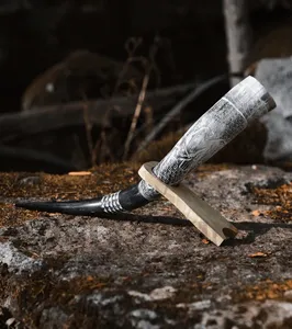 Corne Viking de buffle authentique avec support en bois pour l'affichage de bar médiéval pour une collection décorative unique par HAND MADE CRAFT - Product Image 1