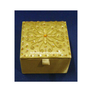 Belles boîtes à bijoux perlées de broderie à la main de Zari à la main pour l'article décoratif à la maison dans la décoration créative et la boîte à bijoux - Product Image 1