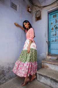 Robe en coton biologique à blocs de couleur florale, à volants, imprimée à la main, éthique, durable, robe d'été - Product Image 5