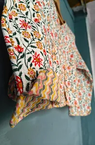 Chaqueta con estampado floral reversible de manga larga acolchada hecha a mano, abrigo de invierno con estampado de bloques de estilo bohemio para primavera - Product Image 3
