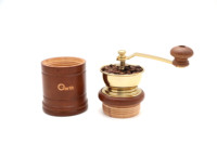 Vintage retro-stijl handmatige koffiemolen, draagbare gietijzeren houten roestvrijstalen handbediende zakelijke molen