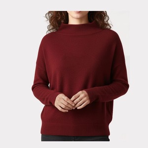 Sudadera de Forro Polar Suave con Cuello Alto Simulado y Logotipos Personalizados de Hermandades Griegas en la Parte Delantera para Mujer, Otoño/Invierno - Product Image 1