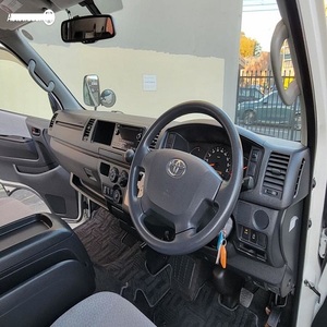 ¡Oferta Imperdible! Toyota Hi-Ace Wagon 2015 Súper Limpia, Cabina Grande, 10 Asientos, Automática, Color Blanco Perla, Van de Lujo - Product Image 3