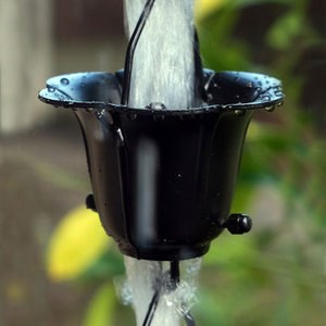 Copas de flores clásicas Cadena de lluvia Tamaño mediano Diseño elegante Manejo versátil de lluvia coordinado con cualquier estilo de hogar - Product Image 1