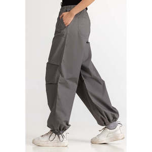 Pantalon cargo gris taille haute pour femme, en toile respirante et tissu mélangé, avec fermeture élastique à la taille, style évasé - Product Image 3