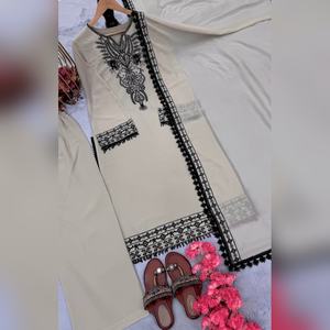 Ensemble de Kurti en faux georgette brodé de luxe avec dupatta pour les tenues de fête de mariage, collections prêtes à porter en grande taille - Product Image 6