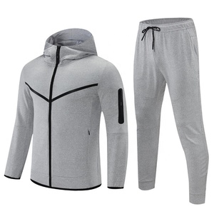 Conjuntos Deportivos de Felpa Técnica para Gimnasio y Fitness al por Mayor, Conjuntos de Dos Piezas a la Moda para Hombre, Traje de Jogging Personalizado para Hombre - Product Image 1