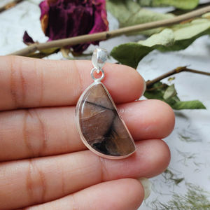 Chiastolite Unique Demi-Lune Forme Gemme Pendentif En Argent Bijoux - Product Image 3