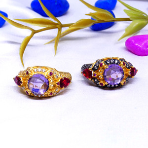 Anillo de Compromiso Clásico y Único para Mujer, con Amatista, Plata de Ley 925, Chapado en Oro Vermeil, con Engaste de Canal en Forma de Corazón - Product Image 3
