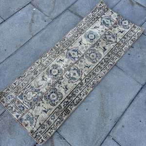 Alfombra Turca Vintage de 1.5x3.9 pies (46x119 cm), Alfombra de Lana Azul Sólida - Product Image 2