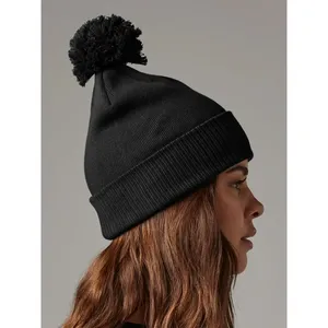 Cappello Invernale Snowstar in Cotone Biologico, Accessorio Sostenibile per Sport Invernali - Product Image 1