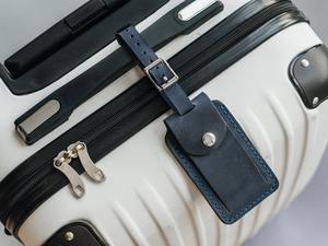 Étiquette de bagage en cuir personnalisée 'LLT-0070B' avec initiales et logo personnalisé cadeau de voyage traditionnel à rabat pour lui - Product Image 5