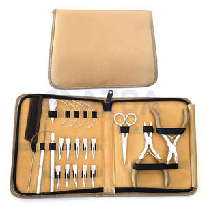 Kit Profesional de Herramientas para Extensiones de Cabello con Acabado Blanco, con Alicates, Herramientas de Bucle, Ganchos de Crochet y Tijeras en Estuche con Cremallera - Product Image 1