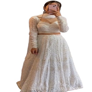 Designer Velvet lehenga femmes pour mariage et occasion spéciale achats en ligne robe de mariée surat inde - Product Image 1