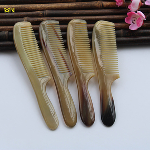 Peine de cuerno de búfalo hecho a mano con tallado de pez, estilo clásico para uso doméstico, tamaño grande para adultos - Product Image 5