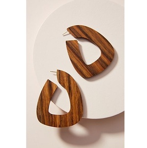 Pendientes de madera marrón rústicos ecológicos bohemios hechos a mano con ganchos dorados accesorios de moda para mujer inspirados en el estilo Love Angel - Product Image 3