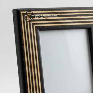Marco de fotos de madera negro hecho a mano con diseño de incrustaciones de esquinas rayadas - Product Image 4