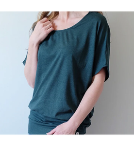 Wholesale Ladies 100% Cotton Short Sleeve <b>Batwing</b> Loose Oversized Baggy Tee Modern Fashionable Design Luxury Tshirt for Women's - Product Image 3