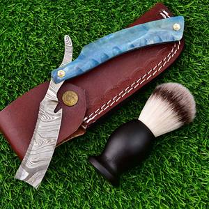 Navaja de afeitar de acero de Damasco con hermosa mango de hueso, fabricada por Edge Master, modelo EM-8309, hoja fija de 0.354 pulgadas de grosor. - Product Image 4