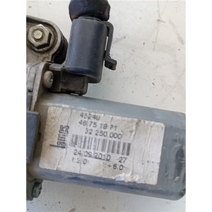 ตัวปรับกระจกไฟฟ้าด้านหน้าซ้าย ALFA ROMEO 147 ซีรีส์ (937_) 46751871 (05>10) - Product Image 4