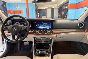 Mercedes-Benz E400 4Matic Wagon 2018 d'occasion en bon état, sans réserve, 21 100 miles, V6 biturbo, transmission intégrale, pack Premium 2, non modifié - Product Image 4