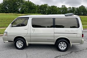 Toyota Hiace Super Custom Living Saloon EX 4WD d'occasion, conduite à gauche/droite, modèle 2000 - Product Image 3