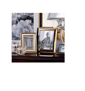 Decorative Metal <b>Photo</b> <b>Frame</b> Ideal For Showcasing Art Photography In Creative Homes With Modern Style - Product Image 2