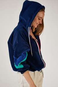 เสื้อมีฮู้ดสำหรับผู้หญิงผ้าฟลีซเทอร์รี่ผ้าฟลีซแบบสวมหัวสีพื้น100% โลโก้ออกแบบได้ตามต้องการ - Product Image 5