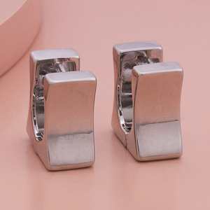 Trendy Geometric Flower Huggie Hoop Stud <b>Earrings</b> 186175 with Pearl Diamond and Moissanite for Parties Made From Zinc Alloy - Product Image 1
