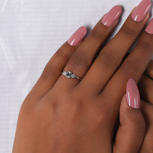 Bijoux de mariage de luxe en platine taille émeraude Solitaire Lab Grown Diamond Bague de fiançailles Lunette Setting Trendy for Women - Product Image 3