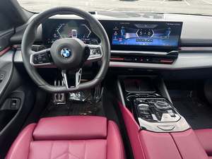 B-M-W Serie 5 530i xDrive AWD 2024 - Product Image 3