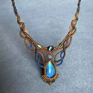 Collier statement en laiton naturel avec perles de 25 à 30 mm, macramé, labradorite, tendance bohème, unisexe, pour cadeau d'anniversaire, HARI OM CREATIONS - Product Image 1