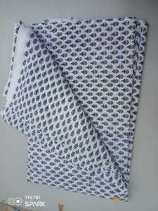 Tela de algodón con estampado de bloques a mano hermosa tela de algodón con estampado Floral hecha a mano India tela para hacer vestidos - Product Image 4