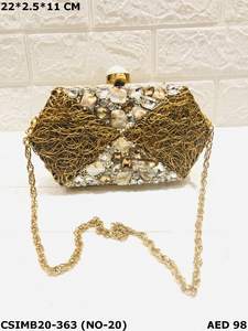 Sacs à main pour femmes de luxe cloutés en pierre MOP personnalisés Boîte d'embrayage en laiton à la mode pour les soirées - Product Image 3