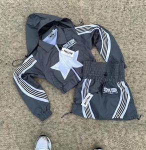 Vente en gros directement fabriqué en usine hommes et femmes personnaliser survêtement fermeture éclair détaché sweat à capuche imprimé pantalon vente - Product Image 4