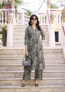 Ensemble coordonné Maruti Fashion en coton épais de qualité supérieure pour femme, nouvelle collection pour les fêtes, avec poches latérales, imprimé gaufré flexible, longueur genou, style indien - Product Image 5