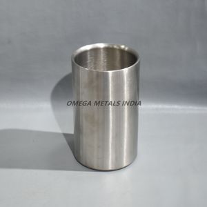 Cubo de hielo de acero inoxidable de tendencia para enfriamiento de vino y bebidas, Enfriador de vino elegante y duradero con mango, perfecto para fiestas - Product Image 4