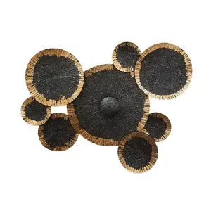 Arte de pared de metal de último estilo en negro y dorado - Product Image 2