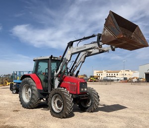 Tractor Agrícola Massey Ferguson Serie 5700 6270 DYNA 4x4 de 70HP con Motor, Caja de Cambios, Bomba, Rodamientos y Ruedas Usadas - Product Image 2