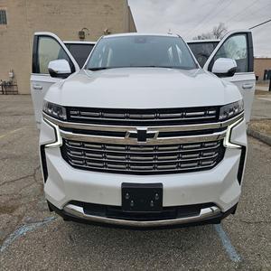 OFFRE EXCEPTIONNELLE 2023 CHEVROLET SUBURBAN PREMIERE 4X4 TOIT OUVRANT CAMÉRA DE RECUL NAVIGATION DVD DANS TOUTES LES TÊTES DESièges REMPLISSES DE DVD V8 CYLINDRES - Product Image 1