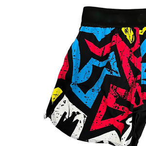 Pantalones cortos de MMA de calidad duradera, la tela elástica permite la máxima movilidad, ya sea que esté luchando o actuando - Product Image 3